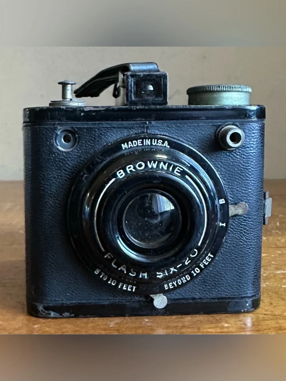 Vintage Kodak Brownie FLASH SIX-20 Medium Format Art-Deco Camera w/ Flash USA